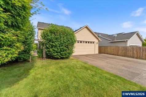 1700 Webb Lake Drive NE Silverton OR 97381