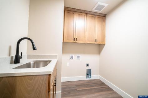 950 6th Street Lyons OR 97358