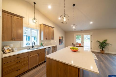 950 6th Street Lyons OR 97358