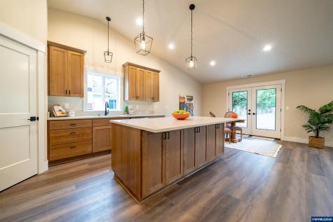 950 6th Street Lyons OR 97358
