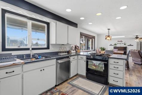 1416 N Evergreen Avenue Stayton OR 97383