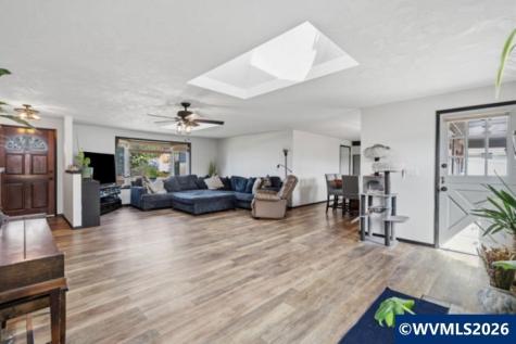 1416 N Evergreen Avenue Stayton OR 97383