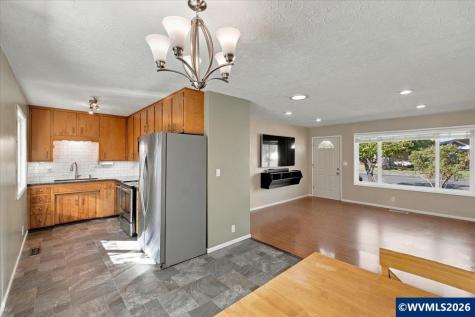 708 28th Avenue SE Albany OR 97322