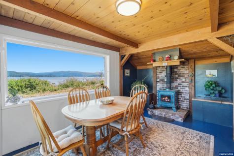 1995 N Bayview Road Waldport OR 97394
