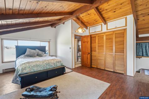 1995 N Bayview Road Waldport OR 97394