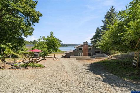 1995 N Bayview Road Waldport OR 97394