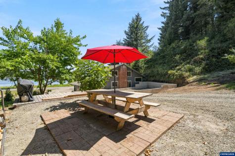 1995 N Bayview Road Waldport OR 97394