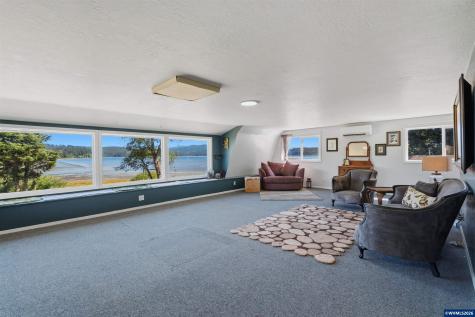 1995 N Bayview Road Waldport OR 97394