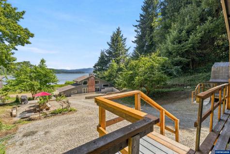 1995 N Bayview Road Waldport OR 97394