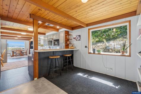 1995 N Bayview Road Waldport OR 97394