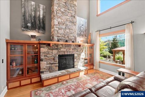 106 Green Valley Road Oakland OR 97462