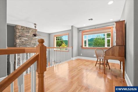 106 Green Valley Road Oakland OR 97462