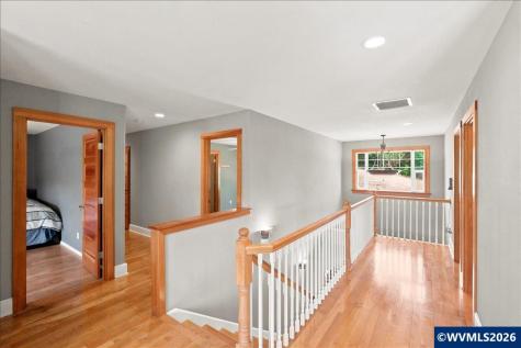 106 Green Valley Road Oakland OR 97462