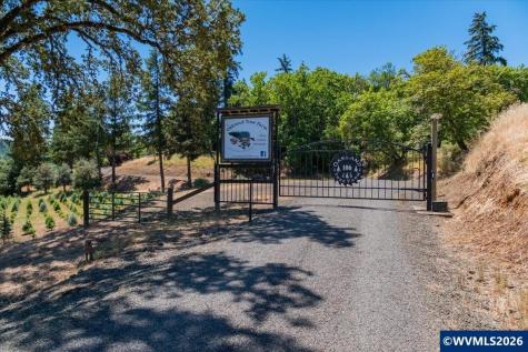 106 Green Valley Road Oakland OR 97462