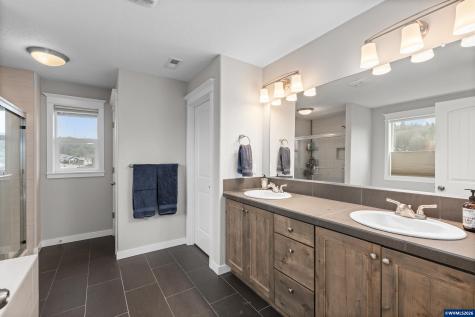 2958 SW Redmond Hill Road Mcminnville OR 97128