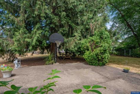 1925 River Road Lebanon OR 97355