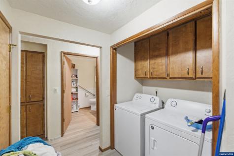1247 1st Avenue Sweet Home OR 97386