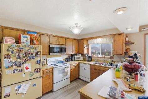 1247 1st Avenue Sweet Home OR 97386