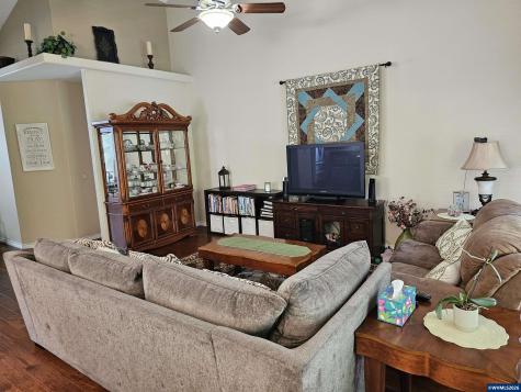 6120 Fairbanks Street SE Salem OR 97306