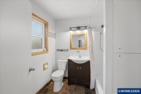 777 1/2 E Milton Street Lebanon OR 97355