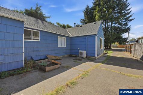 777 1/2 E Milton Street Lebanon OR 97355