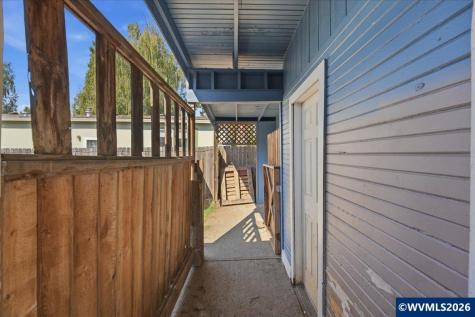 777 1/2 E Milton Street Lebanon OR 97355