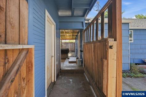 777 1/2 E Milton Street Lebanon OR 97355