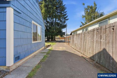 777 1/2 E Milton Street Lebanon OR 97355
