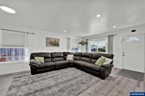 2632 Hill Street SE Albany OR 97322-4627