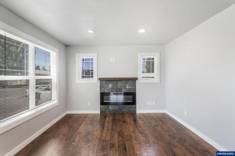 415 S 11th Street Independence OR 97351