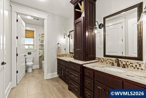 2882 Oak Grove Drive NW Albany OR 97321