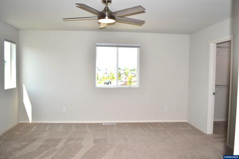 603 Pickering Lane Woodburn OR 97071