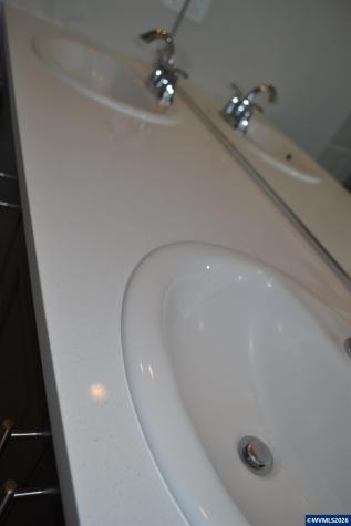 603 Pickering Lane Woodburn OR 97071