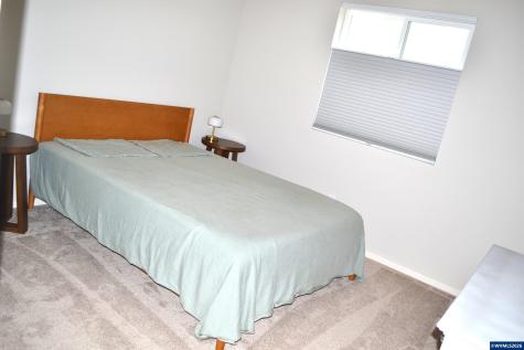 603 Pickering Lane Woodburn OR 97071