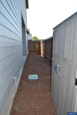 603 Pickering Lane Woodburn OR 97071