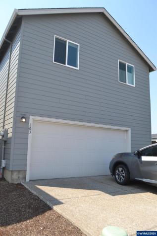 603 Pickering Lane Woodburn OR 97071