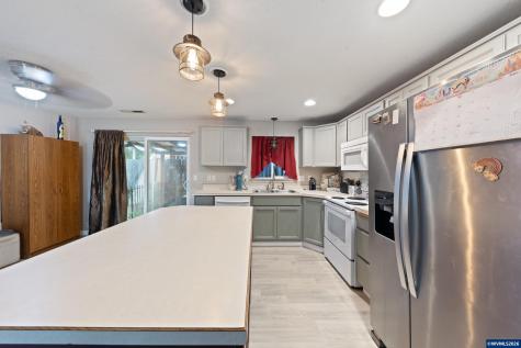 422 E 5th Street Lafayette OR 97127