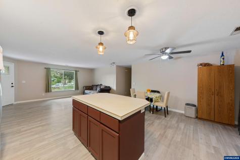 422 E 5th Street Lafayette OR 97127