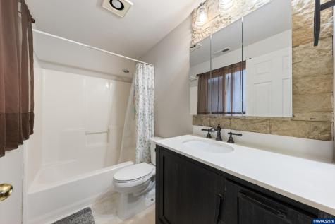 422 E 5th Street Lafayette OR 97127