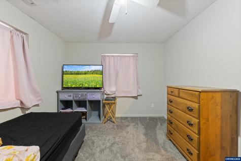 422 E 5th Street Lafayette OR 97127