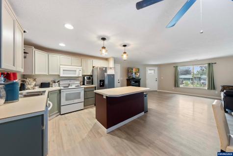 422 E 5th Street Lafayette OR 97127