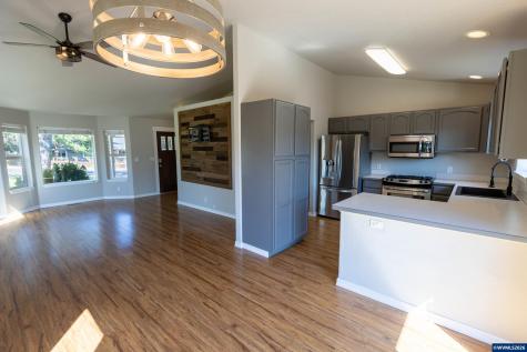 578 Pioneer Street Philomath OR 97330