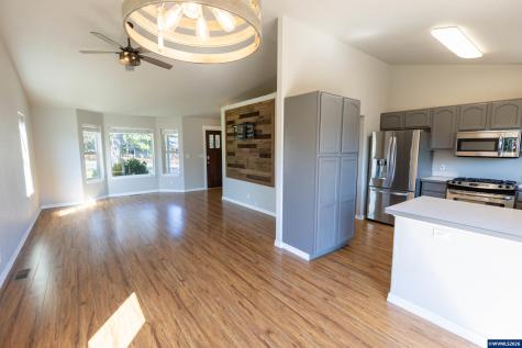 578 Pioneer Street Philomath OR 97330