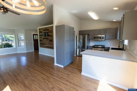 578 Pioneer Street Philomath OR 97330