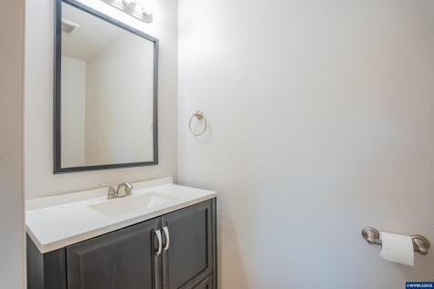 153 S 6th Street Lebanon OR 97355