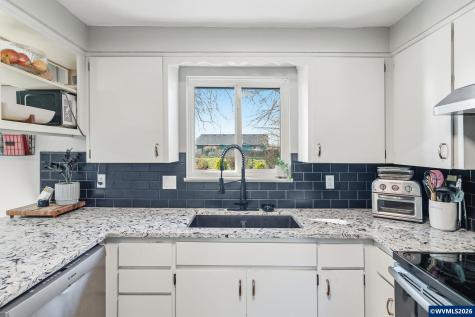 2490 SE Ermine Street Albany OR 97322