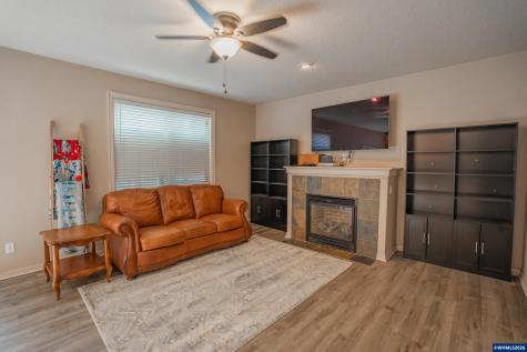 2333 Mountain River Drive Lebanon OR 97355