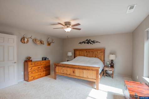 2333 Mountain River Drive Lebanon OR 97355