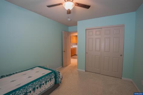 2333 Mountain River Drive Lebanon OR 97355