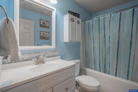2333 Mountain River Drive Lebanon OR 97355